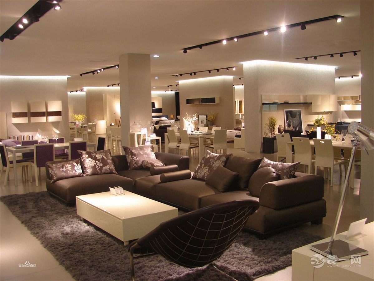 家居卖场沙发展区